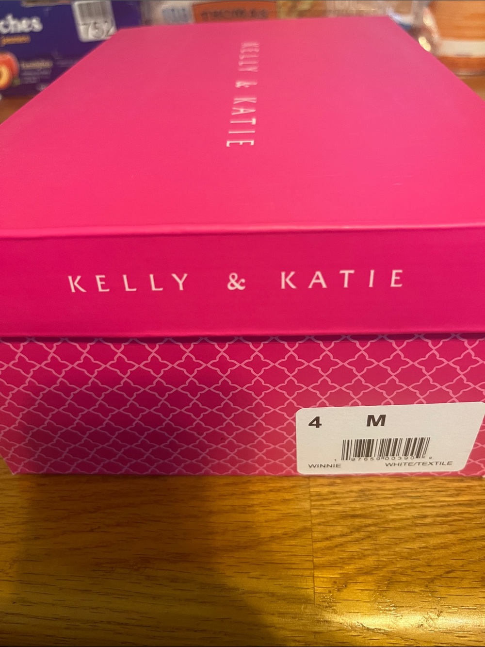 New Kelly & Katie Sandals size 4M